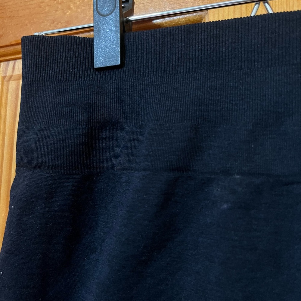 CELER Black High-Waisted Shorts - Picture 4 of 9